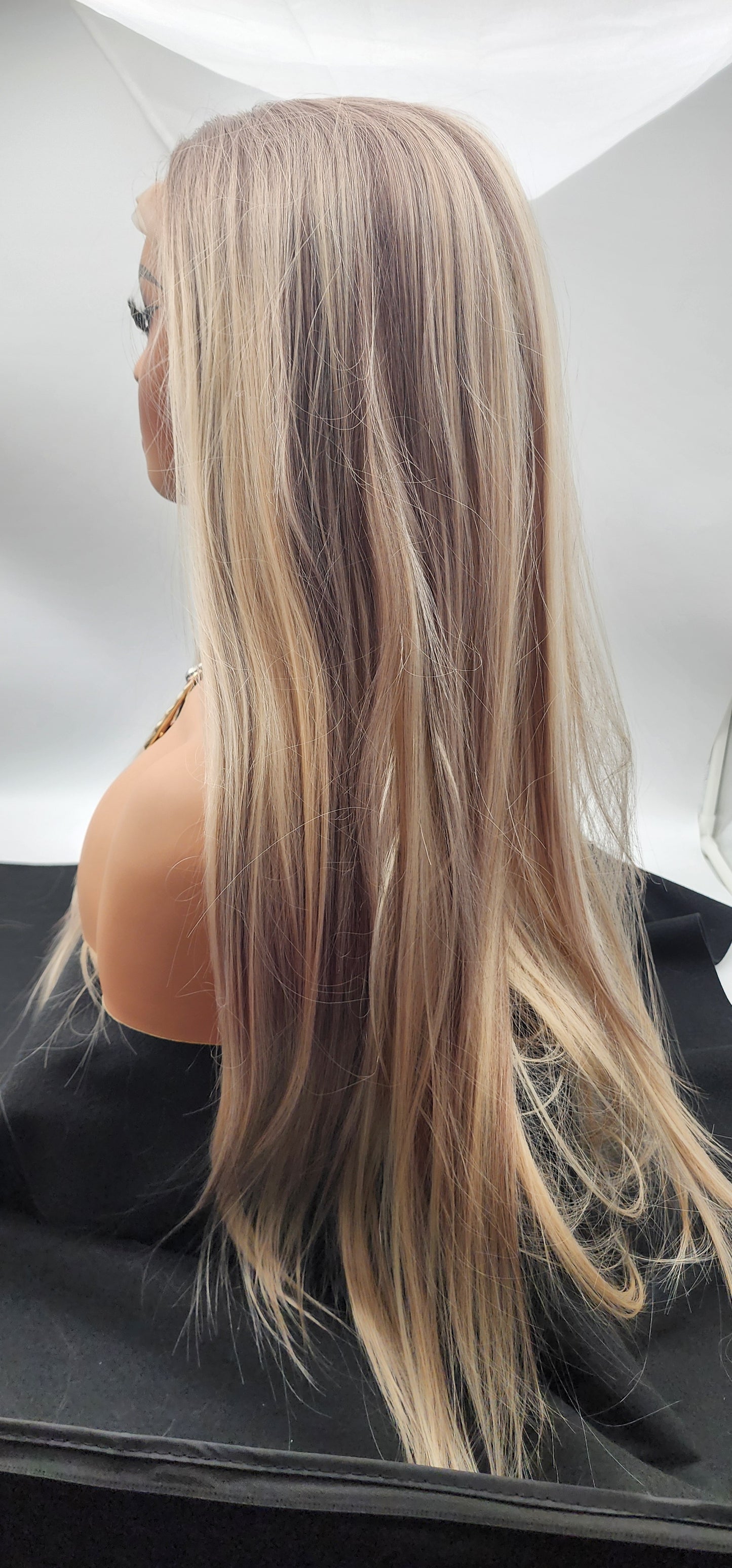 Kris Blonde